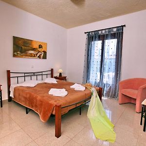 Hotel Pela